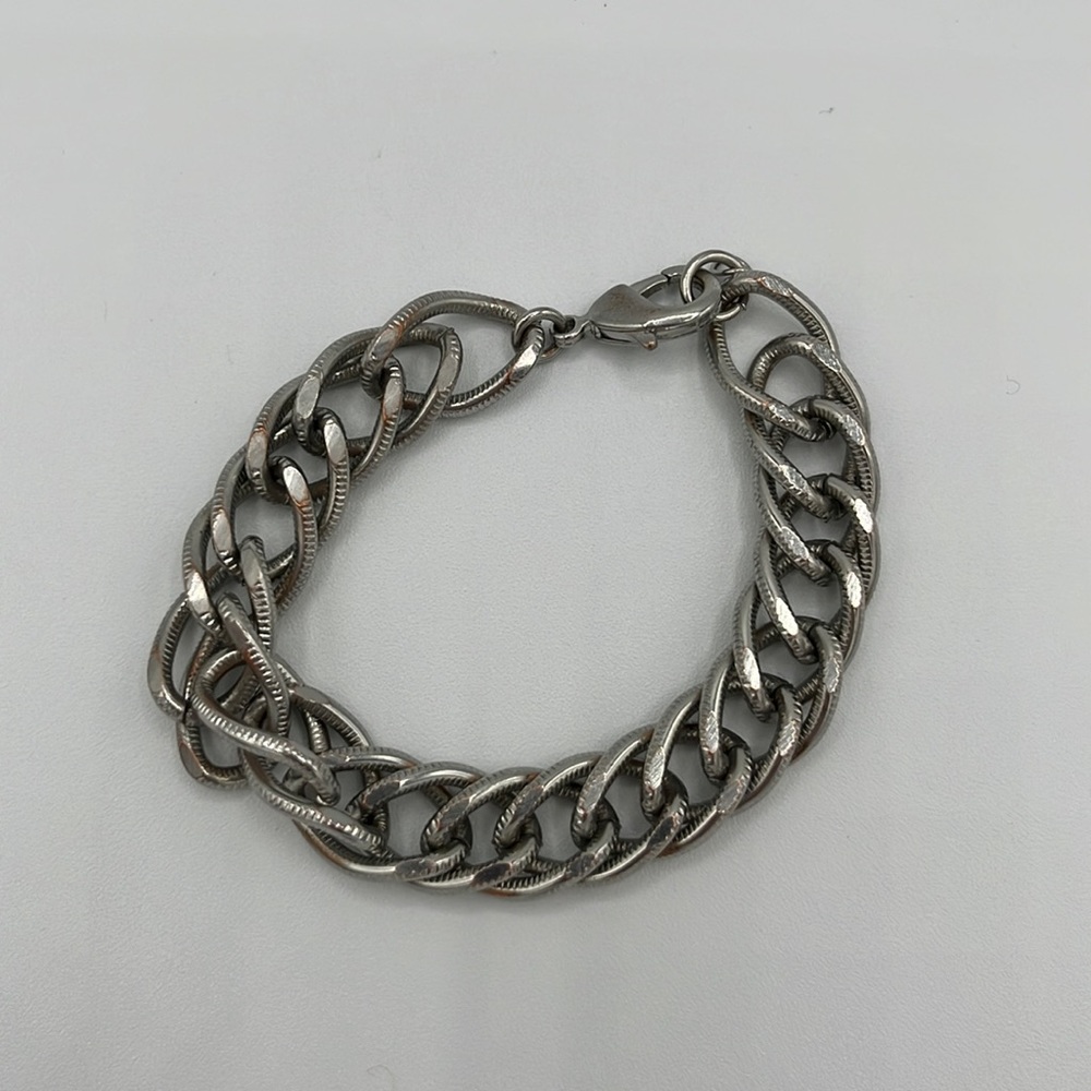 Metal chain bracelet